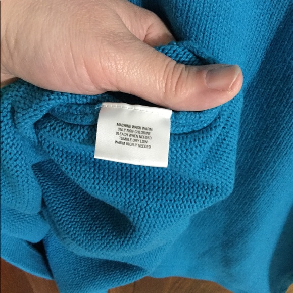 Turquoise sweater with textured pattern. - Picture 4 of 4